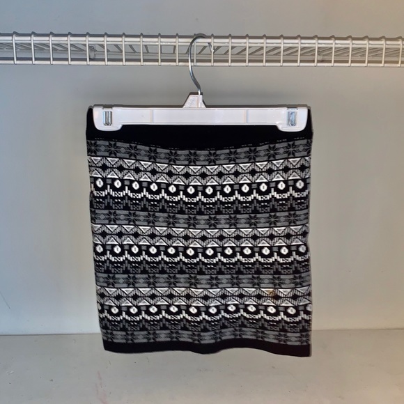 Black & White Print Mini Skirt - Picture 2 of 5